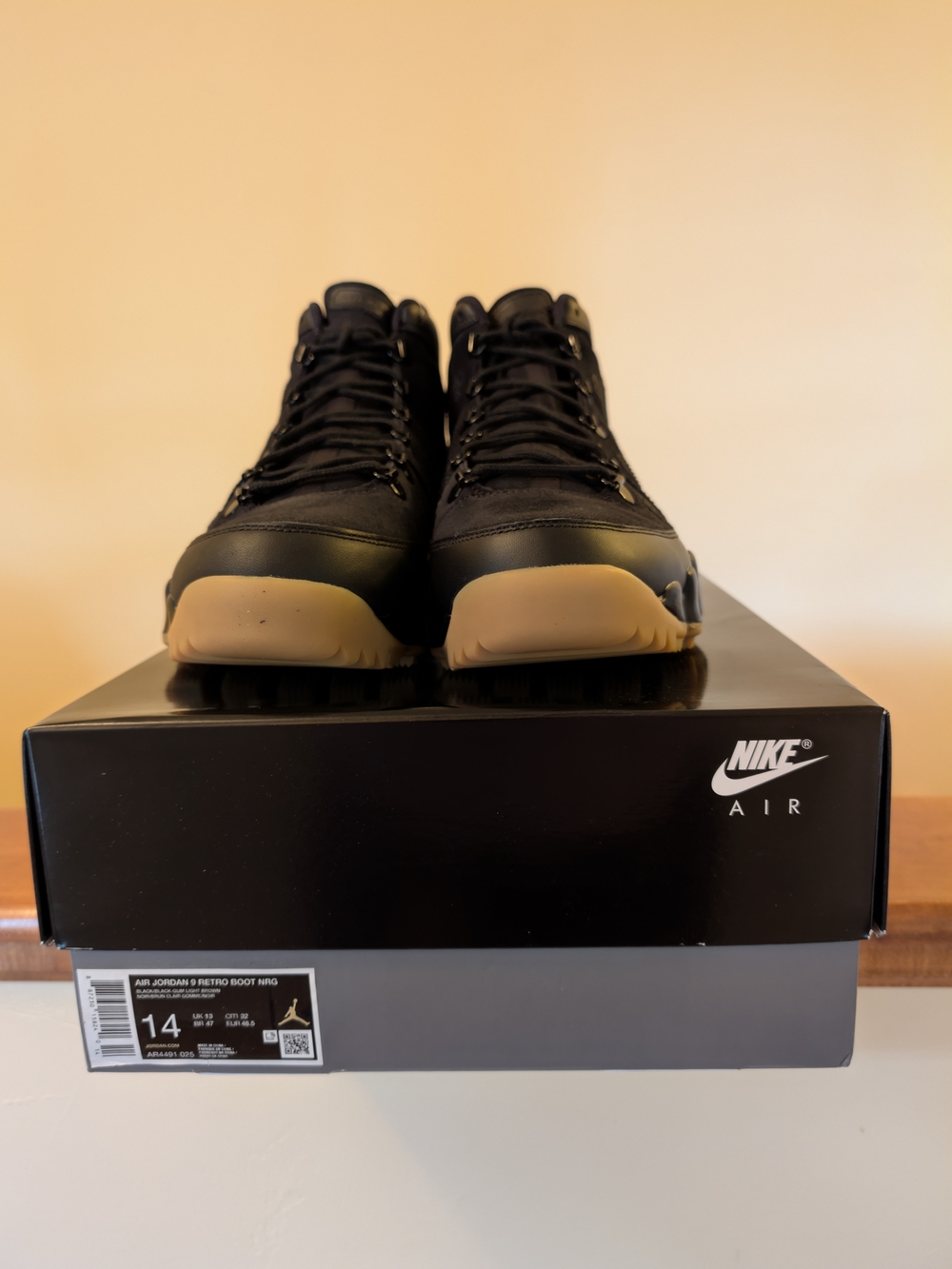 Nike Air Jordan 9 Retro Boot - Black with Gum Sole